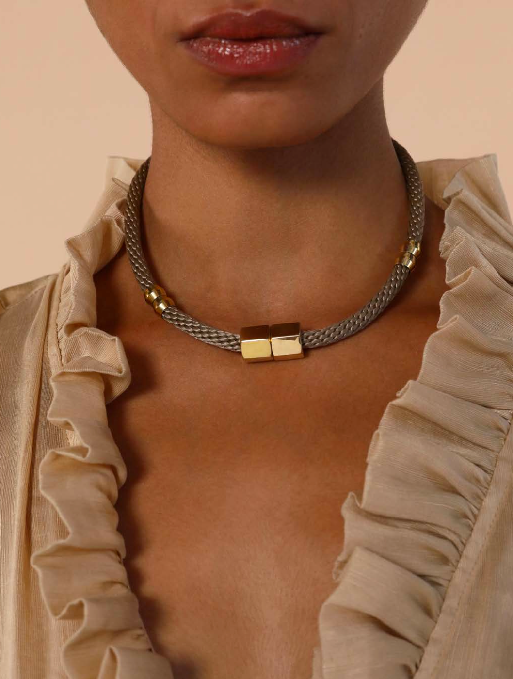 MER CHOKER